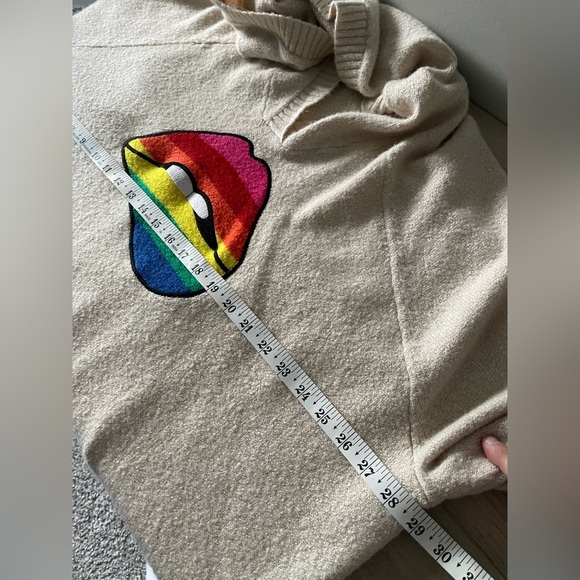 Torrid | Raglan Hoodie Sweater Rainbow Lips Oatmeal Cozy Comfort Preppy Rock - Picture 3 of 4